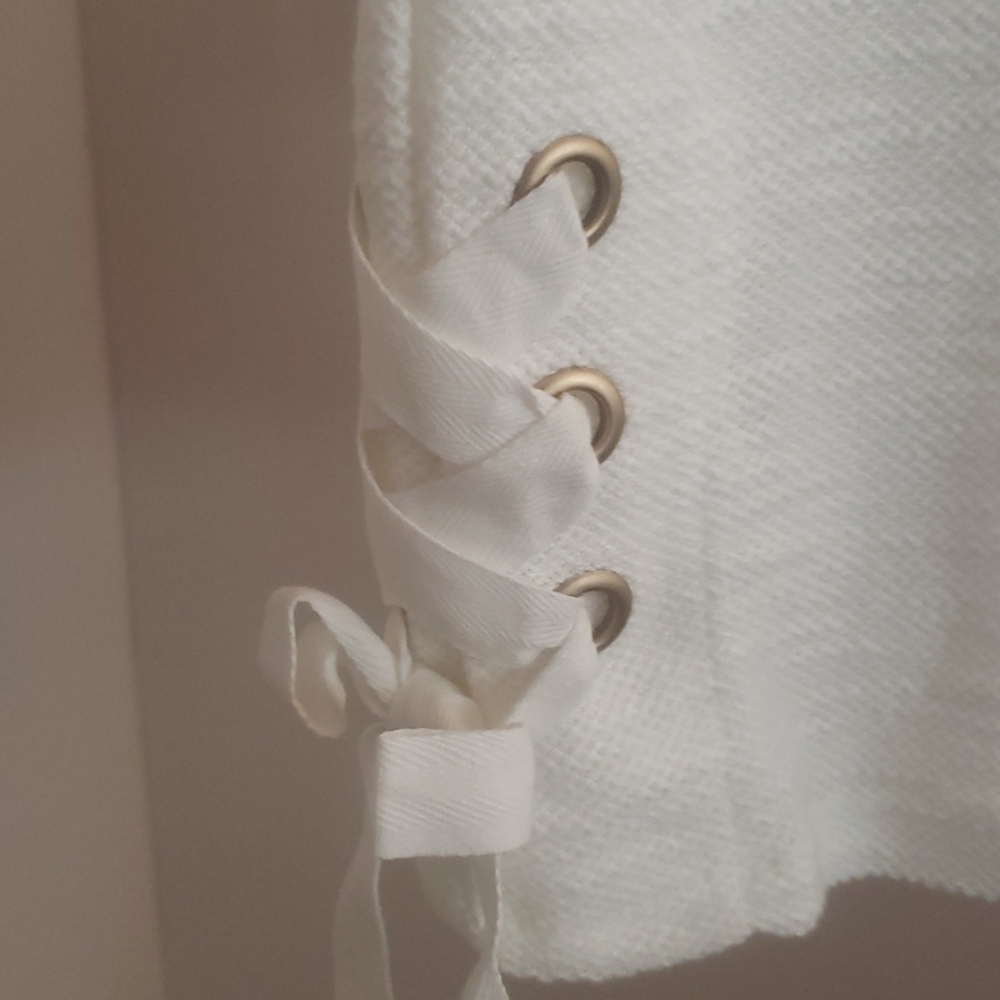 White Sweater - Picture 4 of 7